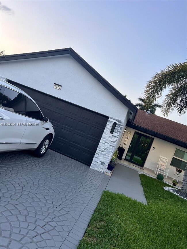 Photo - 9571 NW 52nd St