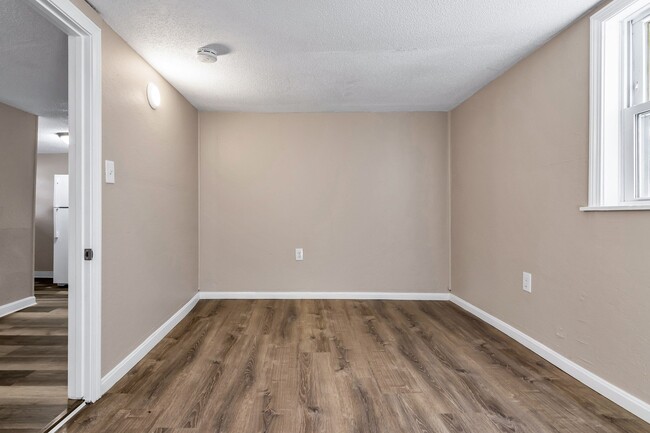 Photo - 153 Union St Unit B