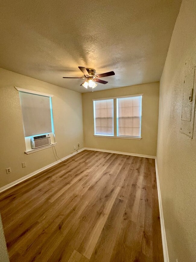 Photo - Cute 2/1 Home Available for Immediate Move In!