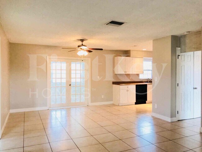 Photo - 112 Stafford Pl