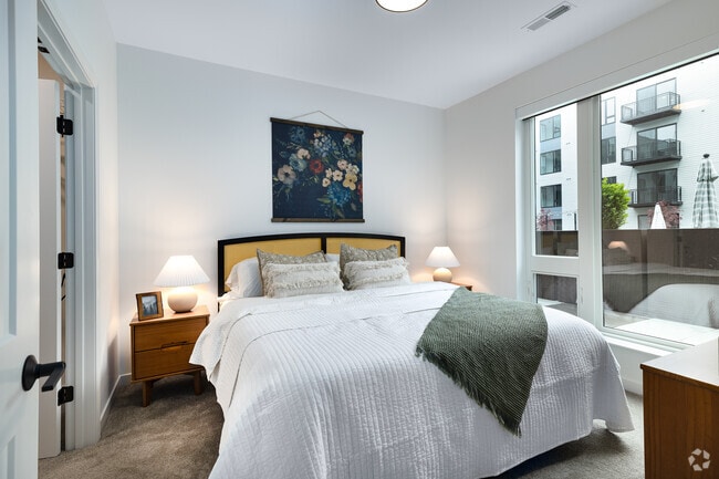 1BR, 1BA - 755SF - B2 - The James