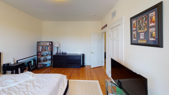 Photo - 210 Winthrop Rd