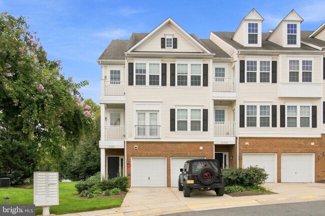 Building Photo - 13913 Hollow Wind Way