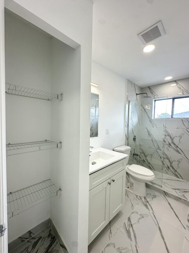 Photo - 102 E Tiffany Dr Unit 4