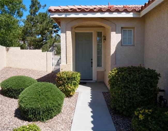 Building Photo - 10748 Primrose Arbor Ave