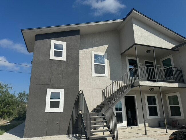 Photo - 101 Rockwell Way