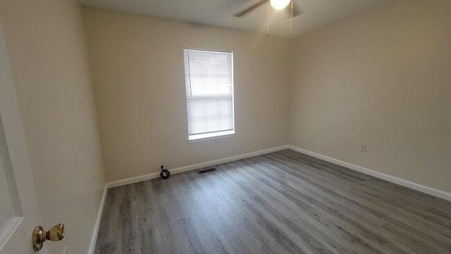 Photo - Spacious Townhome!