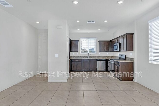 Photo - 393 Sullivan Dr