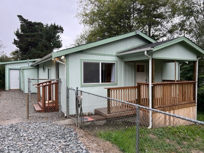 Arcata 2/1 house near Cal Poly Humboldt an... - Arcata 2/1 house near Cal Poly Humboldt an...