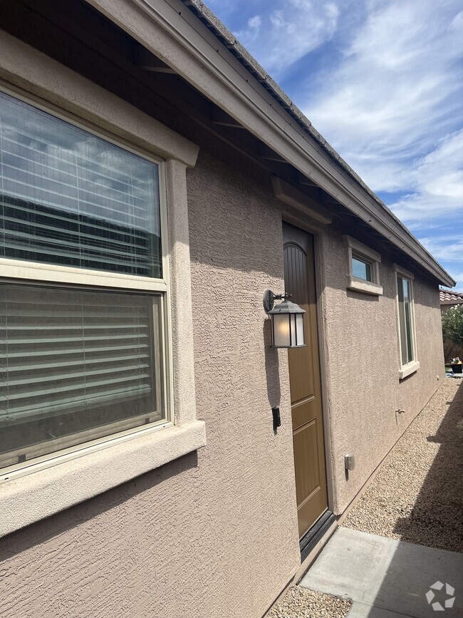 Building Photo - 2216 W Donner Dr Unit Casita Rental