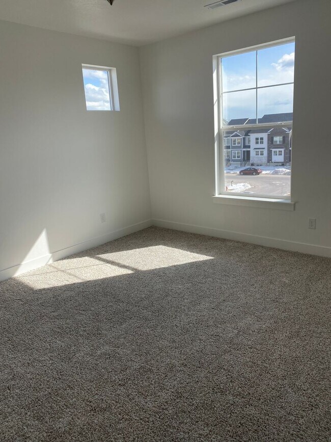 3722 W 1440 N