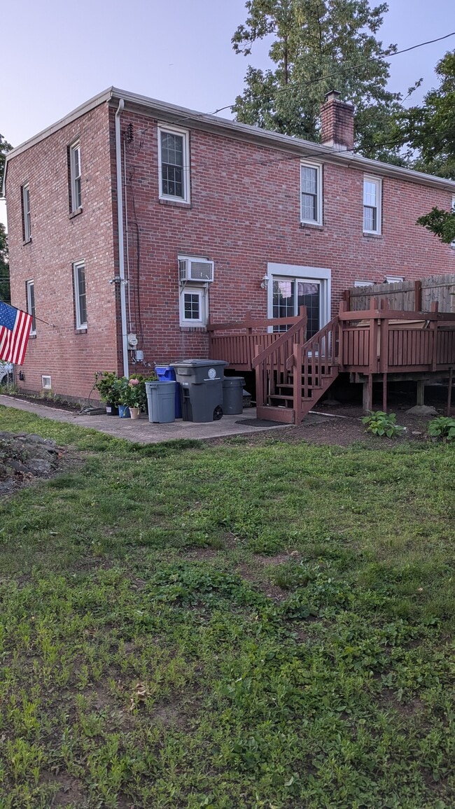 Photo - 828 N Washington St