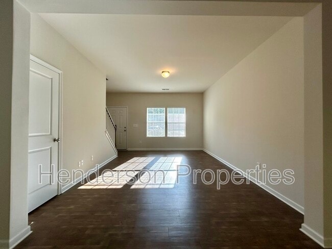 Photo - 303 Village Creek Way