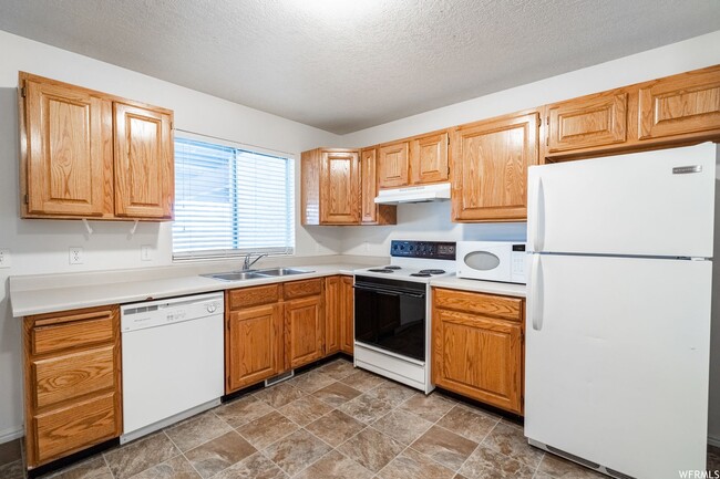 Photo - Updated 3 Bed Condo in Central American Fork!