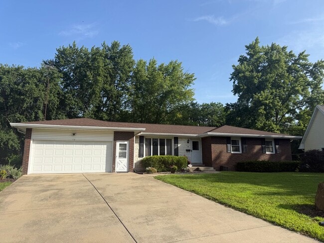 Building Photo - 112 Cottonwood Dr