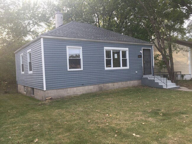 Photo - BEAUTIFUL HOME WITH PERFECT LOCATION!!