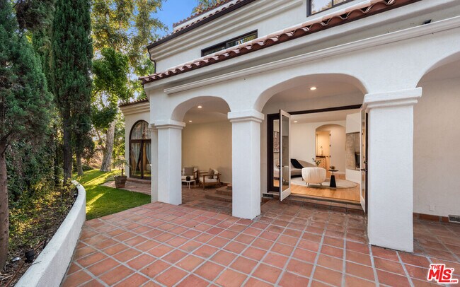 Photo - 2468 Coldwater Canyon Dr