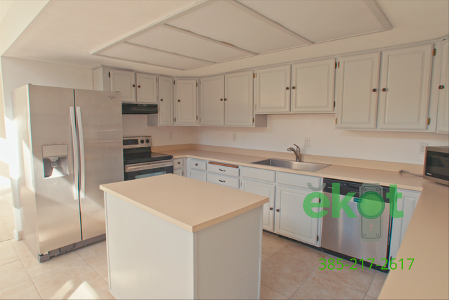 Photo - Spacious 5 Bedroom Home in Cottonwood Heights