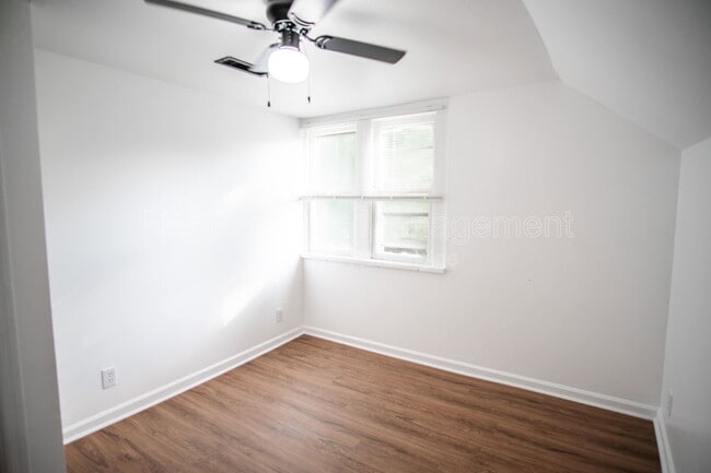 Photo - 415 Watauga Dr Unit B