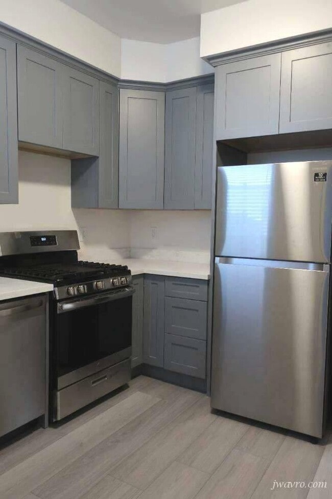 Building Photo - 598 12th Ave