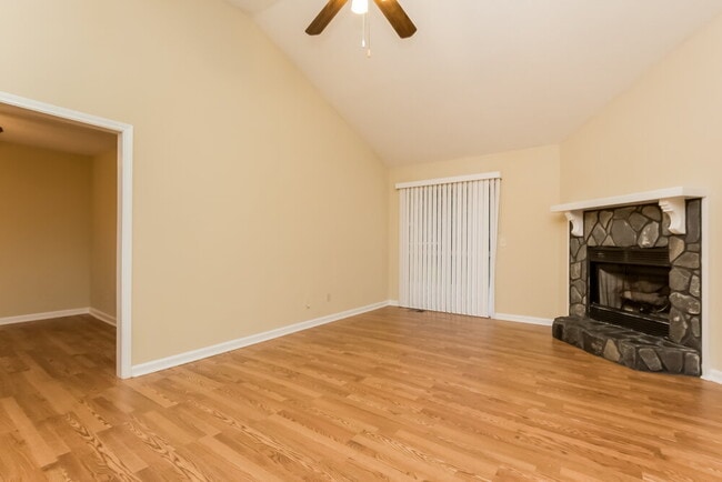 Photo - 1610 Summit Ridge