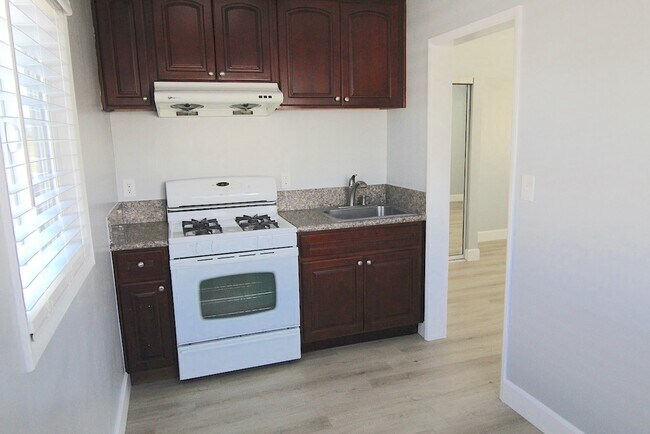 Photo - 3345 Del Mar Ave Unidad 1