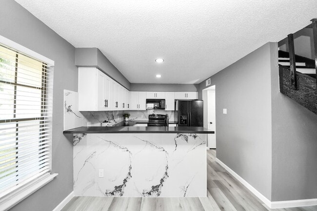 Photo - 6281 Ludington Dr Unit 817