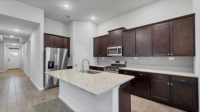 Photo - 1941 Colonial Ave