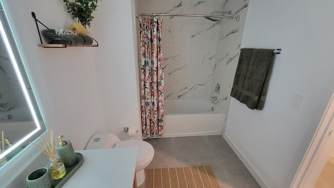 Photo - 2020 Monroe St Unit B2