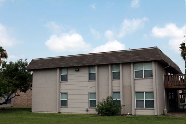 Rockwell Manor Apartments