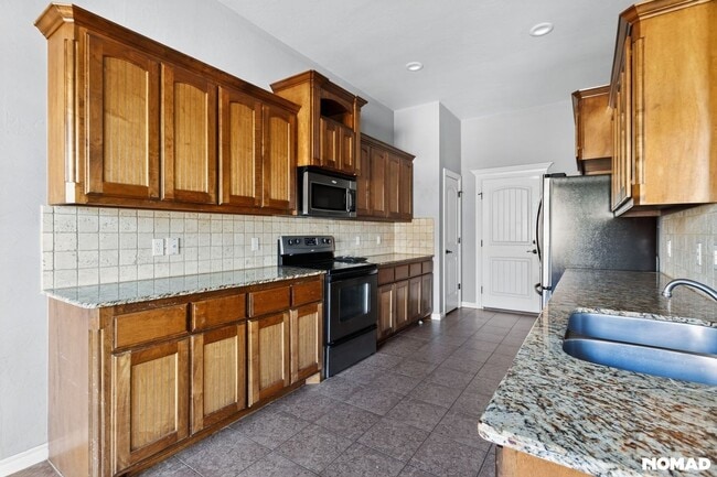 Photo - 941 NE 30th St