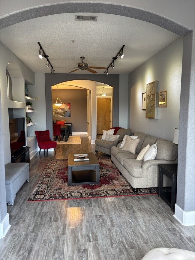 Building Photo - 2600 Hillsboro Pike Unit 319