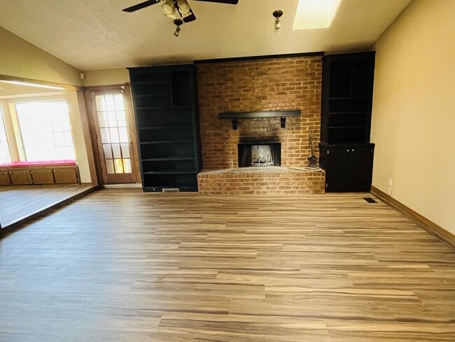 2109 Tracys Terrace