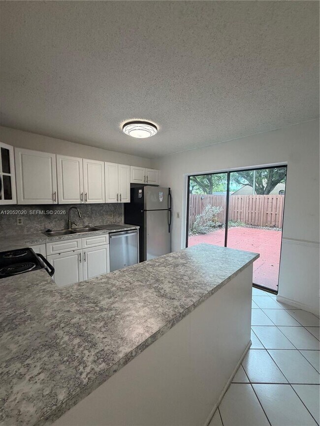 2563 Camelot Ct