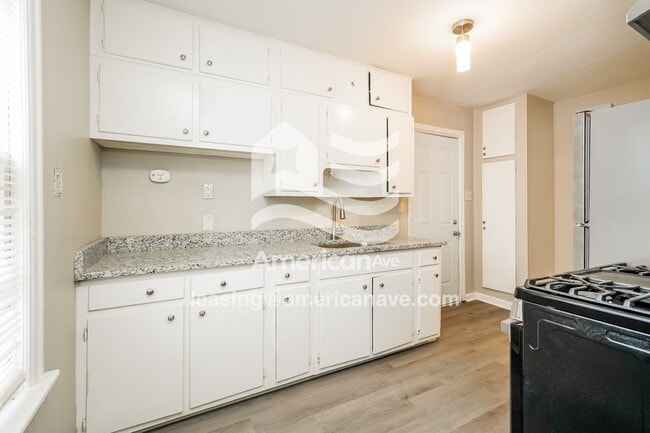 Photo - 1610 N Johnson St