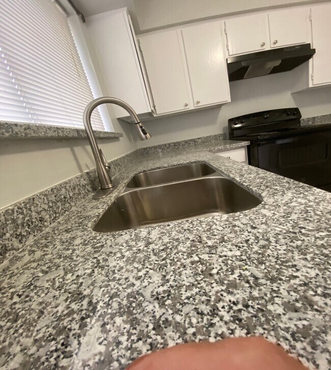 Photo - 7842 Winehill Ln