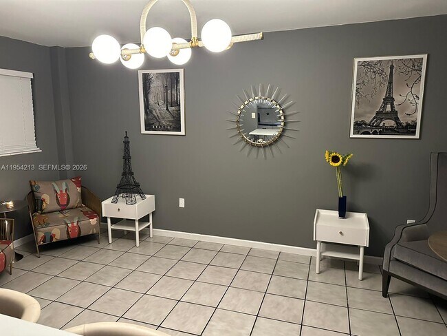 Building Photo - 1620 West Ave Unit 605