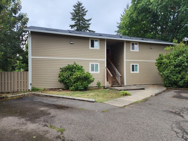 Building Photo - 12480 SW Gingham Ln Unit A