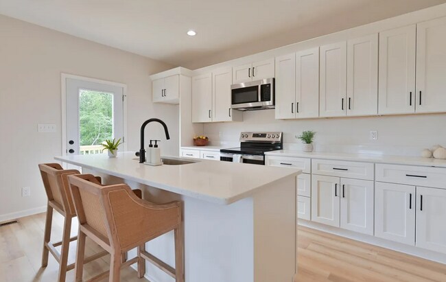 Photo - 1833 Crockett Rd