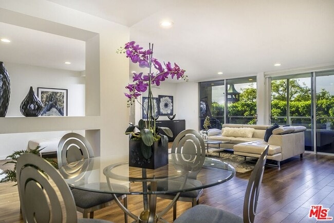 Photo - 723 Palisades Beach Rd Unit 217