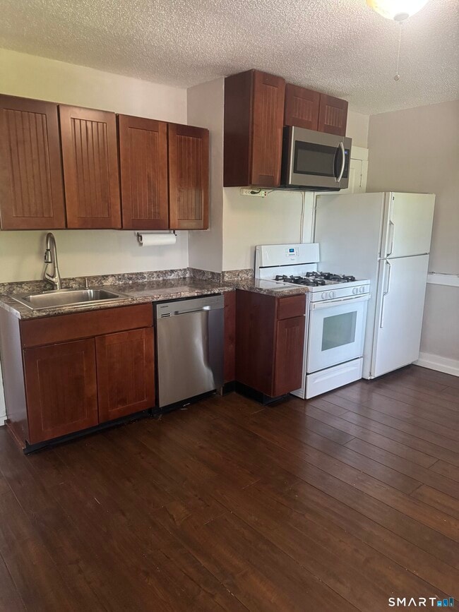 445 New Britain Rd Unit 3rd flr