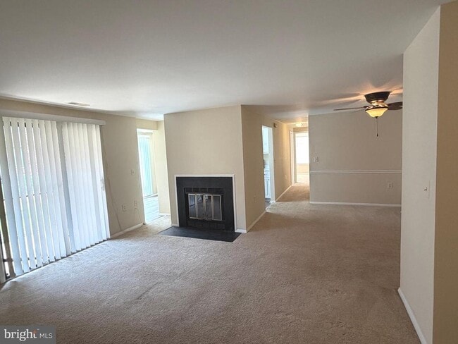 Building Photo - 18131 Chalet Dr Unit 24-103