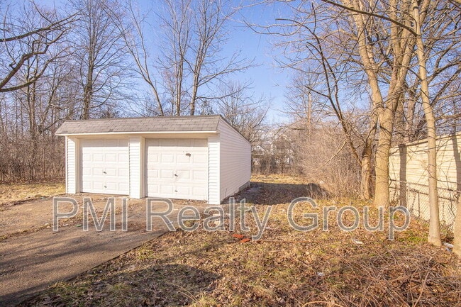 Photo - 2936 E 128th St Unidad Upstairs