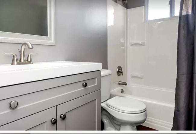 Photo - 243 Gladys Ave