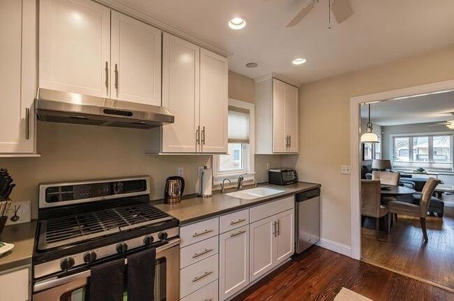 Photo - 405 Shenley Dr