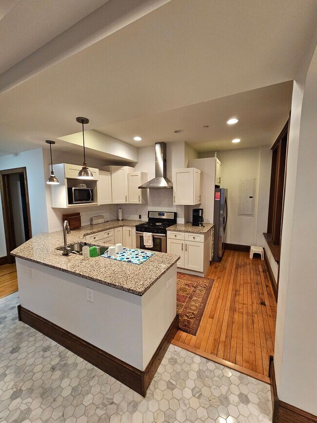 Photo - Fully Furnished Public Square Apartment!!! Unidad 703