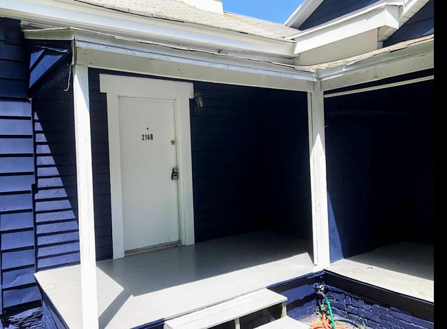 Photo - 216 N Gilmer St