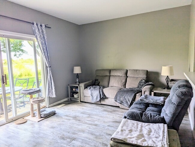 Photo - 2502 Oak Tree Ln