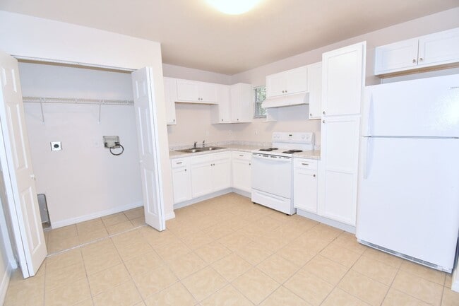 2035 NW 33rd Ave