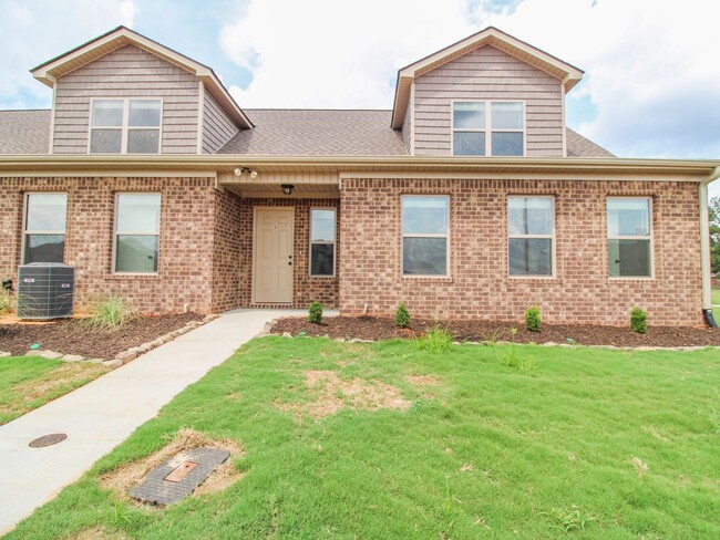 Building Photo - Lucas Ferry Town Homes! Cable, Internet &...